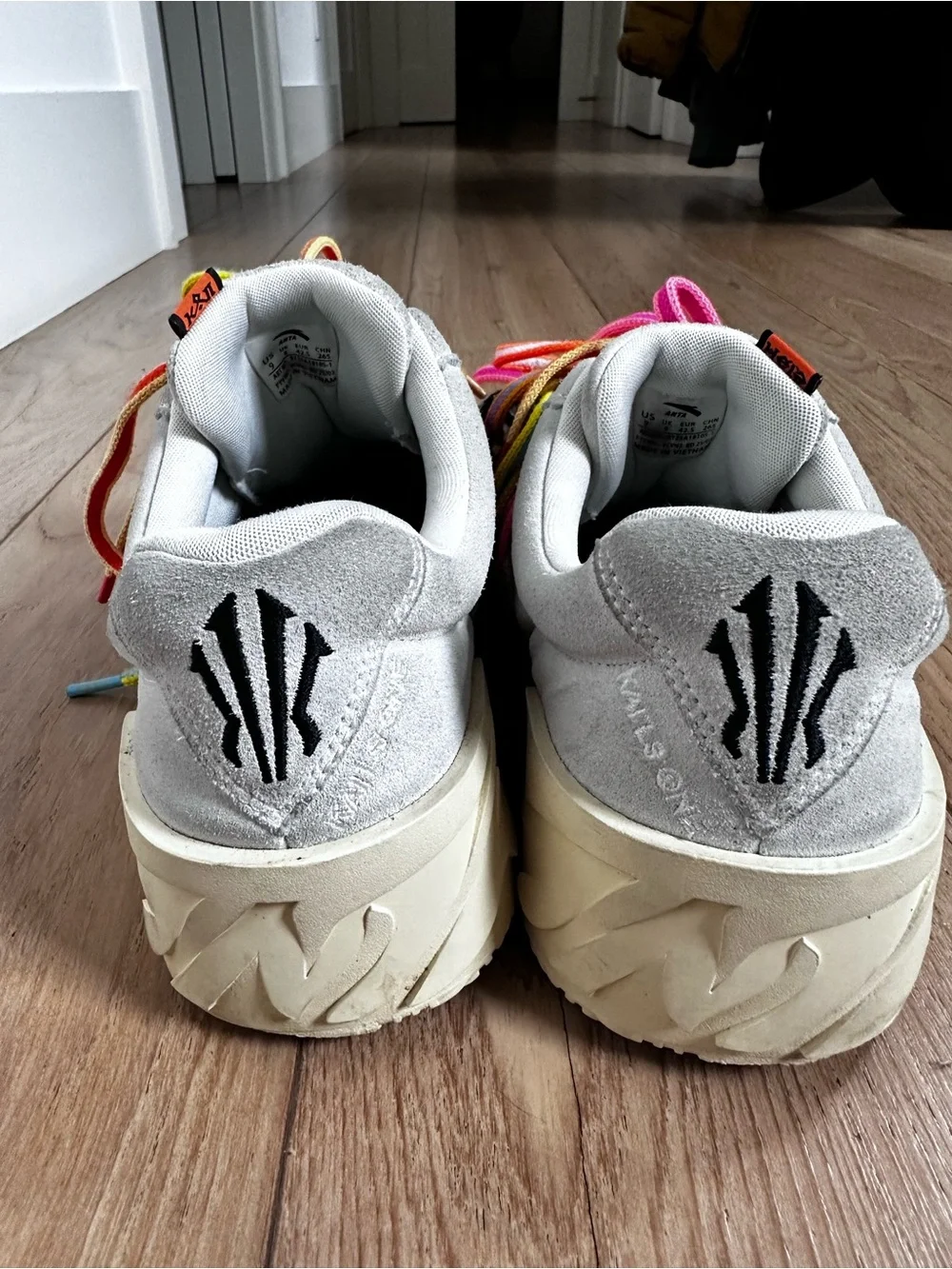 Kyrie Irving Anta Kai Hela Style  ‘Roots Pack’ in Ivory - size 9